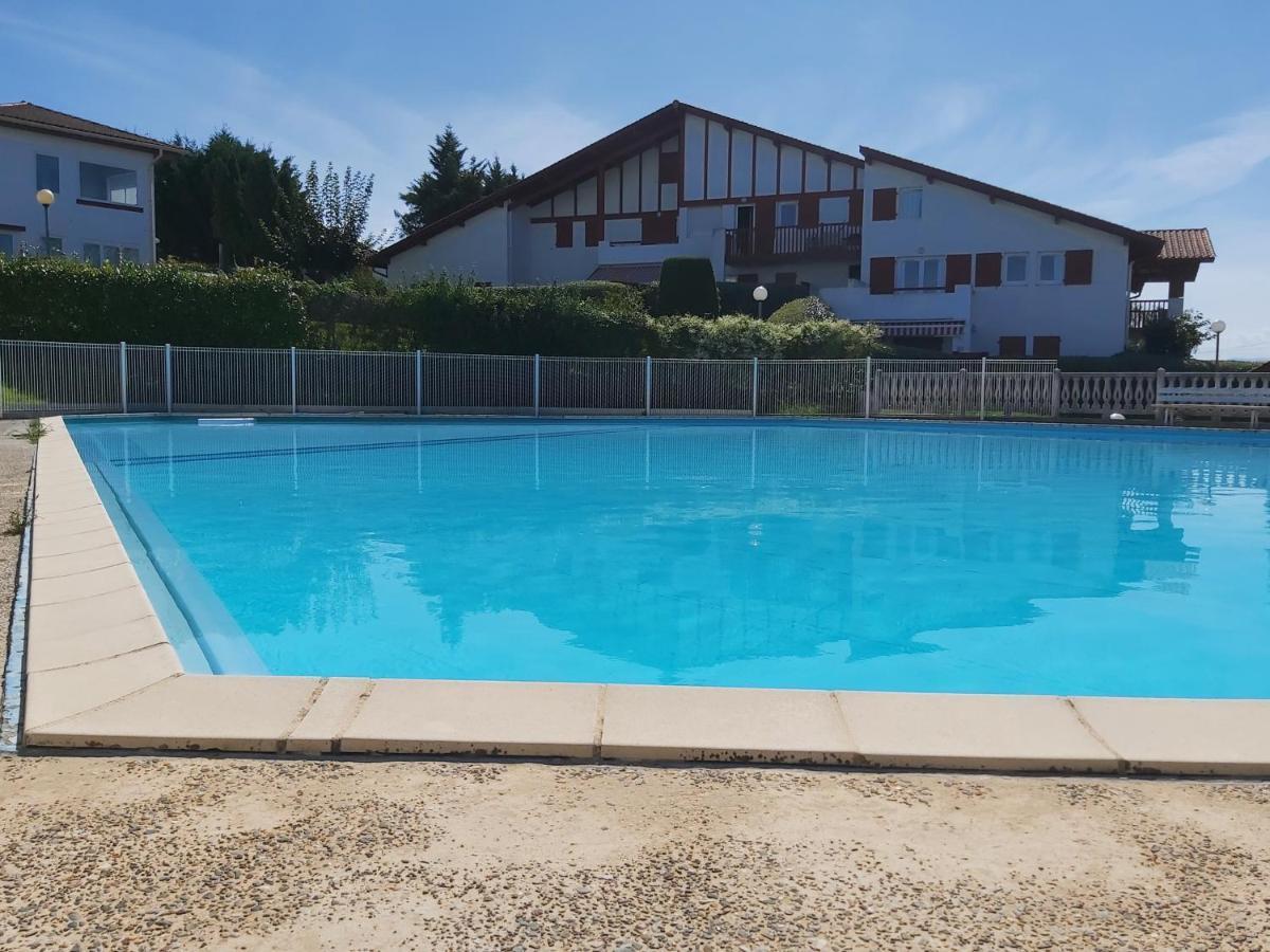 Appartement A Hendaye Avec Piscine Et A Cote De La Plage ภายนอก รูปภาพ