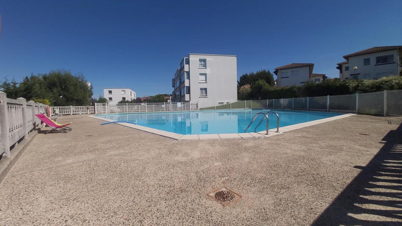 Appartement A Hendaye Avec Piscine Et A Cote De La Plage ภายนอก รูปภาพ